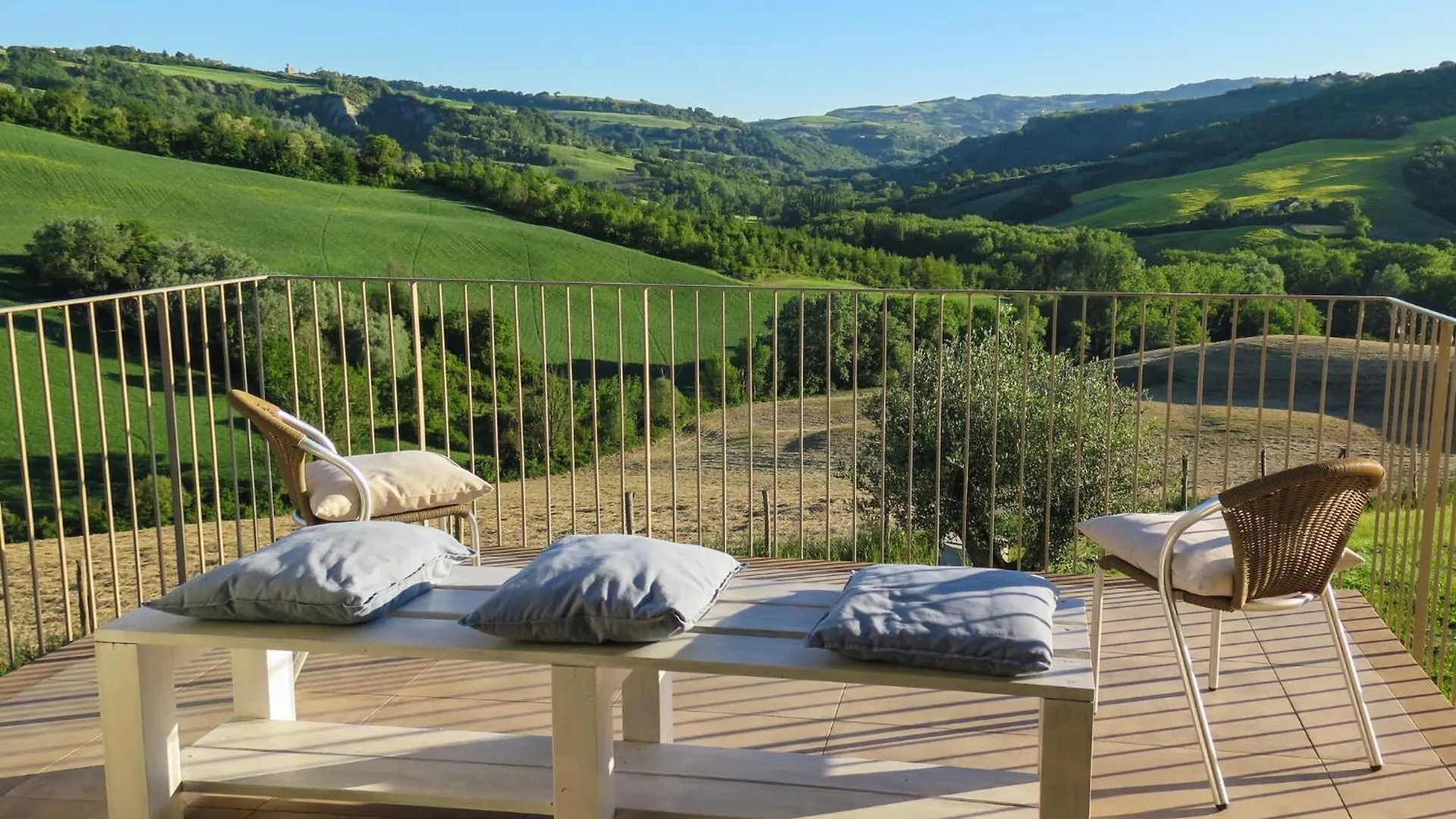 Serene Holiday Home In Montefiore Conca With Jacuzzi 0*,