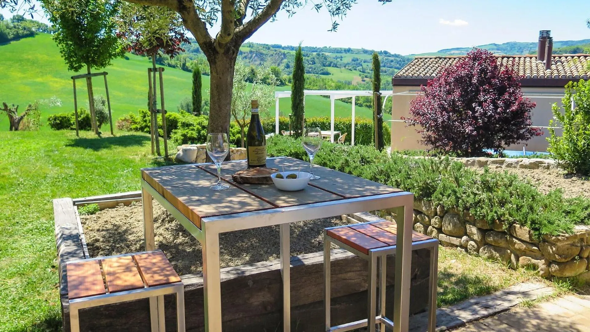 Serene Holiday Home In Montefiore Conca With Jacuzzi
